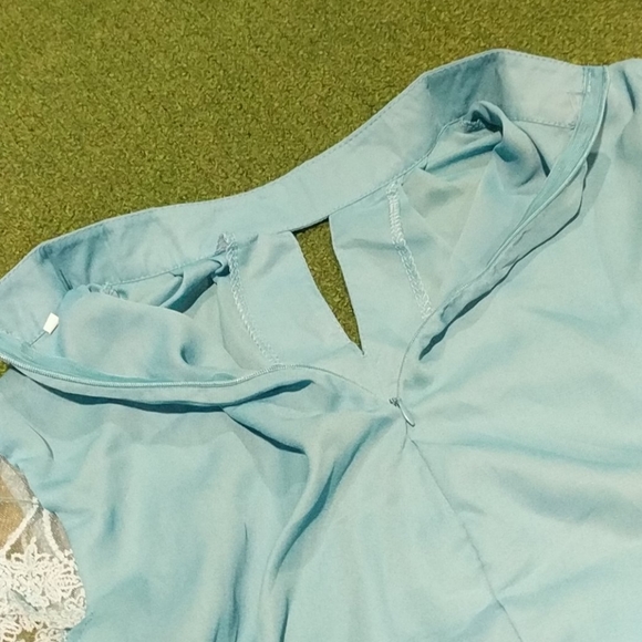 Never worn blue top with lace sleeves - Picture 6 of 6